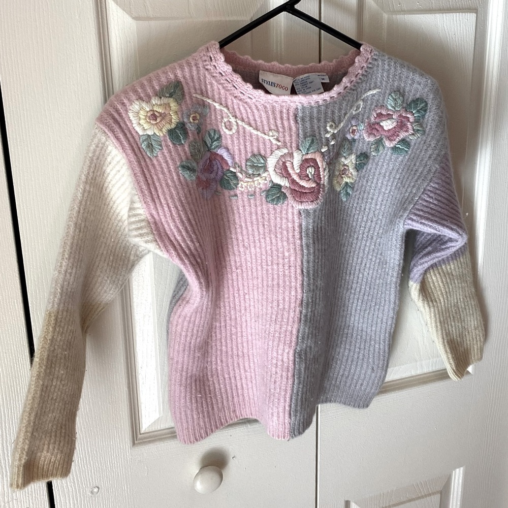 LAMBWOOL PASTEL SWEATER, SIZE M
